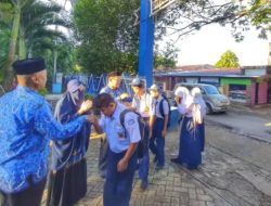 UPT SPF SMPN 36 Makassar Rutin Sambut Siswa di Gerbang Sekolah Setiap Pagi