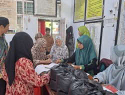 UPT SPF SMPN 4 Makassar Salurkan Zakat Fitrah Siswa dan Masyarakat kepada yang Berhak