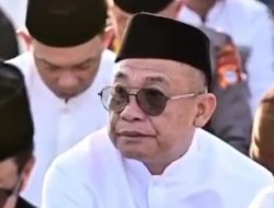 Dirut Perumda Air Minum Makassar Beni Iskandar Salat Id di Karebosi Bersama Ribuan Warga