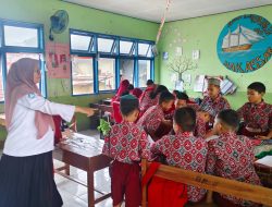 Observasi Kinerja Guru di SD Negeri Layang IV/72: Ibu Rizky Amalia, S.Pd Memukau dengan Pembelajaran Interaktif ‘Make and Match