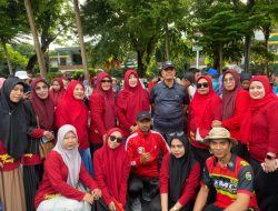 Guru dan Staf UPT SPF SD Negeri Mangkura V Makassar Meriahkan Semarak Car Free Day
