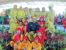 Tampil Berbusana Adat, UPT SPF SDN Mongisidi 2 Makassar Semarakkan Upacara Hardiknas 2025 di Karebosi
