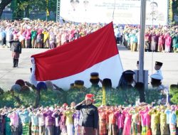 UPT SPF SMPN 24 Makassar Ikuti Upacara Bendera Peringatan Hari Pendidikan Nasional di Lapangan Karebosi