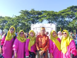 Semarak Hardiknas 2025, SDI Tello Baru Tampil Memukau dengan Busana Adat di Upacara Karebosi