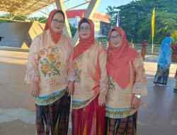 Kompak Berbaju Adat, SDI Sambung Jawa I & III Meriahkan Hardiknas 2025 di Lapangan Karebosi