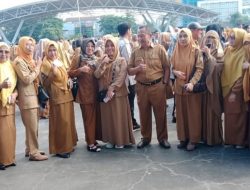 SMPN 21 Makassar Tunjukkan Komitmen Budaya dan Pendidikan Lewat Upacara Hardiknas 2025