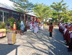 SDI Karunrung Makassar Gelar Upacara Bendera Hardiknas 2025 dengan Khidmat