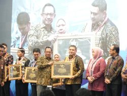 Wali Kota Appi Terima Penghargaan SPM Awards 2025, Makassar Diakui Sebagai Daerah Berpelayanan Unggul