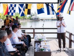 Hadiri Lomba Perahu Katinting Sambut HUT Bhayangkara, SDK: Polisi Menyatu dengan Rakyat