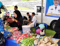 Rayakan HUT Mamuju ke-484, Pemprov Sulbar Gelar Pasar Murah yang Langsung Diserbu Warga