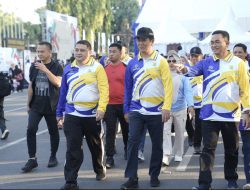 Wali Kota Munafri dan Ketua TP PKK Makassar Lepas Ribuan Peserta Jalan Santai Harganas ke-32