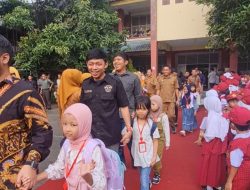 Kegiatan MPLS di SDN Mangkura 2 Makassar: Gerakan Ayah Mengantar Anak Warnai Hari Pertama Sekolah