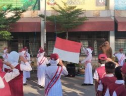 SD Inpres Rappokalling 2 Makassar Tegakkan Disiplin Lewat Upacara Bendera Rutin Setiap Senin