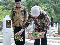 Jelang HUT RI Ke 80, Aliyah Mustika Ilham Pimpin Ziarah TMP Bersama FKPPI