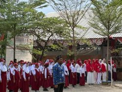 Gebyar Kemerdekaan ke-80, SDI Bung Makassar Gelar Upacara Bendera Penuh Khidmat