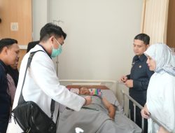 Wali Kota & Wawali Makassar Jenguk Korban Insiden DPRD, Pastikan Semua Biaya Ditanggung BPJS