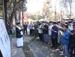 Wali Kota Munafri, dan Mahasiswa Gelar Sholat Ghaib Korban Kebakaran