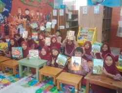 Geretak 2025, Kepala SDN Beroanging Dorong Generasi Gemar Membaca Lewat Zoom Serentak