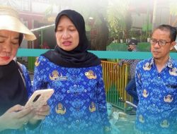 Kadisdik Makassar Hadiri Gelar Makan Ikan, Serahkan Tumbler dan Tas CSR di SD Kompleks Monginsidi