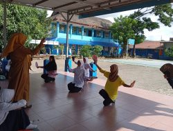 Pelajar SMPN 21 Makassar Gelar Latihan Tari Perdana di Halaman Sekolah