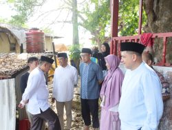 Wali Kota Makassar ke Pulau Samalona, Pimpin Gerakan Jumat Bersih dan Bagi Sembako