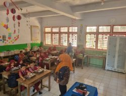 Suasana Semangat Warnai Peluncuran Program Makan Bergizi Gratis di SDI Galangan Kapal III Makassar