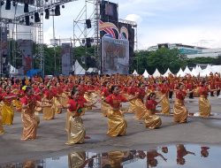 Pelajar SMPN 32 Makassar Meriahkan Tari Kolosal HUT Kota Makassar ke-418 di Karebosi