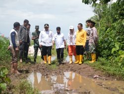 Menembus Lumpur dan Terjalnya Jalan, Munafri Tinjau Langsung Warga di Romang Tangayya