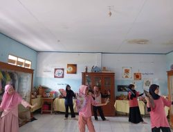 Kolaborasi Mapel Pancasila dan Seni: SMPN 21 Makassar Gelar Pelatihan Tari Kebhinekaa