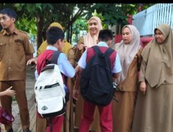 Pembiasaan Positif di SDN Kakatua Makassar: Guru dan Staf Sambut Siswa dengan Senyum, Sapa, dan Salam