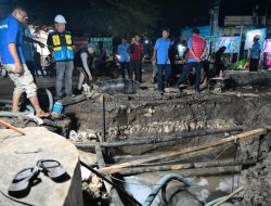 Pengerjaan Koneksi Pipa Pongtiku Dikebut, Plt Dirut PDAM Makassar Hamzah Ahmad Lakukan Peninjauan Malam Hari