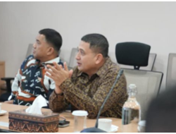 Wali Kota Makassar Dorong Kemenhub Percepat Perbaikan Dermaga dan Penyediaan Kapal untuk Sangkarrang