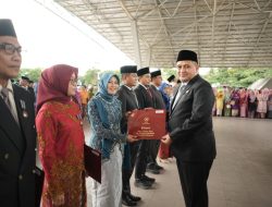 Wali Kota Makassar Anugerahkan Satyalancana Karya Satya kepada 830 PNS