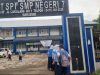 Guru SMPN 7 Makassar Sambut Siswa di Gerbang, Wujudkan Suasana Pagi yang Hangat