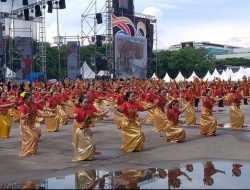 Pelajar SMPN 36 Makassar Meriahkan Tari Kolosal HUT ke-418 Kota Makassar di Karebosi