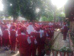 SDN Mattoanging 1 Makassar Gelar Upacara Bendera Rutin dan Sosialisasi Ikrar Pelajar Indonesia