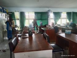 SMPN 21 Makassar Gelar Kerja Bakti “Jumat Bersih”, Perkuat Budaya Peduli Lingkungan