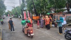 DWP Kecamatan Tallo Bagi-Bagi Berkah, Ratusan Takjil Dibagikan ke Pengendara dan Warga