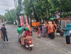 DWP Kecamatan Tallo Bagi-Bagi Berkah, Ratusan Takjil Dibagikan ke Pengendara dan Warga