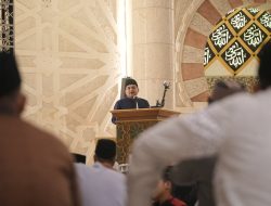 Hadiri Tarawih di Masjid Raya, Munafri: Silahkan Takbir, Tapi Jangan Konvoi dan Nyalakan Petasan