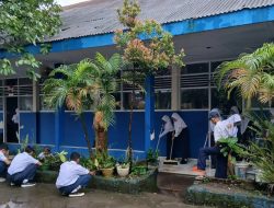 Hijaukan Sekolah, Hijaukan Masa Depan: SMP Negeri 15 Makassar Gaungkan Gerakan Nasional Asri