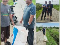 Kepala Desa Tellumpoccoe, Kepala Dusun Se-Tellumpoccoe, dan Sekcam Marusu Turun Langsung dalam Aksi Bersih-Bersih Jalan Palisi