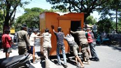 Lurah Ujung Pandang Baru Gerak Cepat Tertibkan Lapak Usia 20 Tahun Sesuai Instruksi Camat Tallo