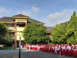 Khidmat dan Tertib, SDN Mangkura IV Makassar Gelar Upacara Perdana Sesuai Permendikdasmen Nomor 4 Tahun 2026