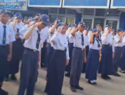 Perkuat Karakter Siswa, SMPN 2 Makassar Laksanakan Upacara Sesuai Regulasi Terbaru