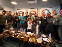 Semangat Kebersamaan Warnai Hari Jadi Pertama PT MIKHAYLA PUTRI ALI, Seluruh Korlap dan Staf Berikan Kejutan Penuh Haru kepada Pimpinan Perusahaan
