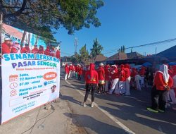 Pasar Senggol Bergoyang, Pedagang Semarakkan HUT ke-81 RI dengan Senam dan Games Berhadiah