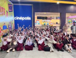 Serunya Nonton Bareng Film Pendidikan “Pramuka”, Murid SDI Tallo Tua 2 Antusias Belajar di Bioskop