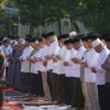 Kemarau Panjang, Wali Kota Makassar Bersama Warga Salat Istisqa di Al-Markaz