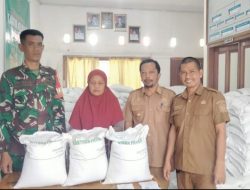 237 Warga Kurang Mampu di Kelurahan SalakaTerima Bantuan Beras 30 Kg